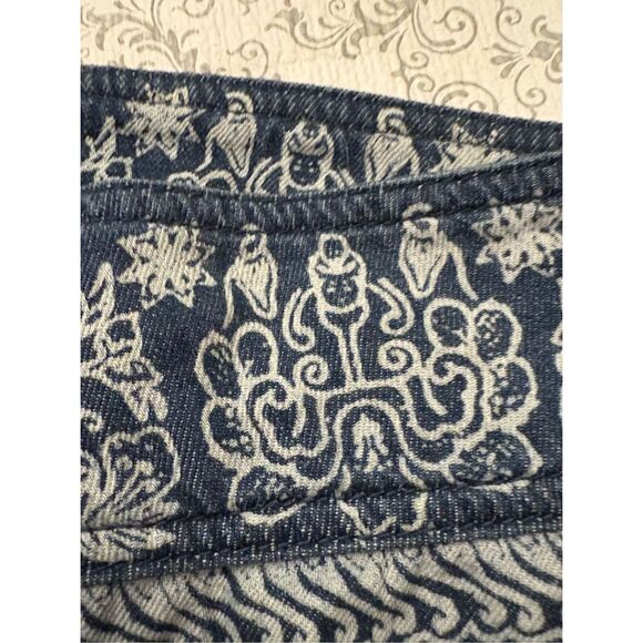 Free People Journey Bell Bottom Tribal Pattern Blue Denim Jeans Size 27 - Picture 8 of 11